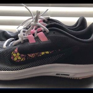 Nike Size 11 Women’s Tennis shoes new